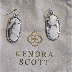 Kendra Scott Silver With Howlite Elle Earrings